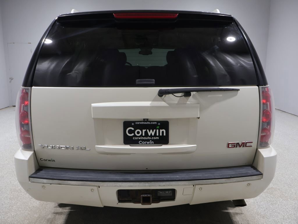 Used 2014 GMC Yukon XL Denali image 3