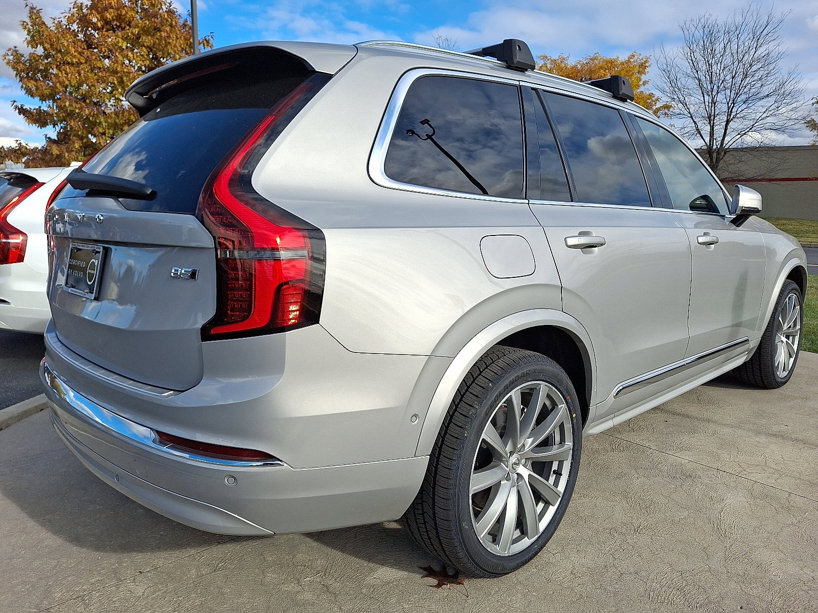 Used 2025 Volvo XC90 B5 Plus image 4
