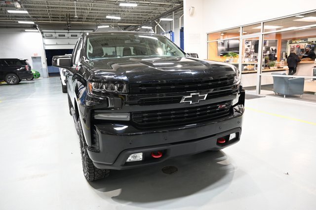 Used 2021 Chevrolet Silverado 1500 LT Trail Boss w/ Convenience Package II image 3