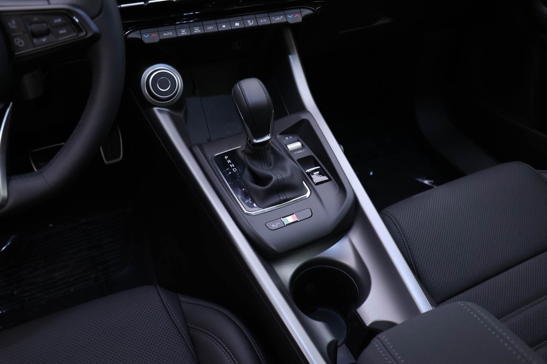 New 2025 Alfa Romeo Tonale w/ Premium Package image 13