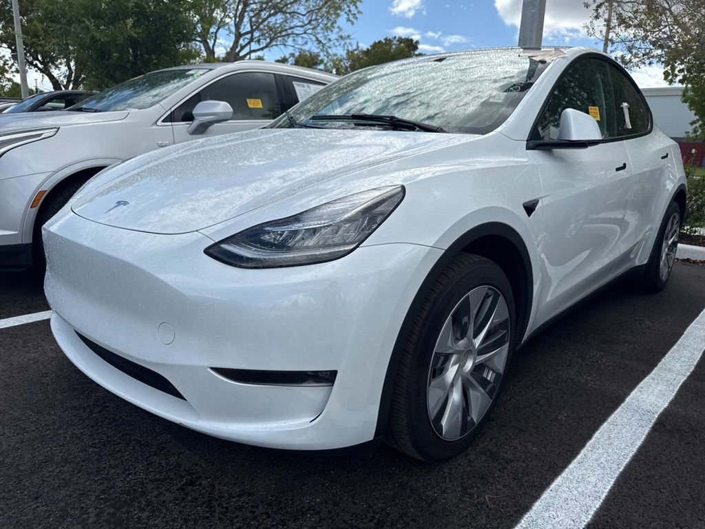 Used 2023 Tesla Model Y Long Range image 11