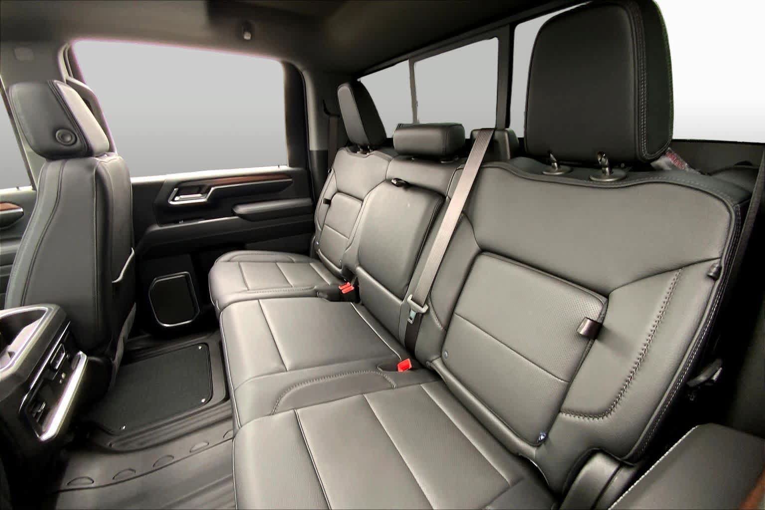 Used 2024 GMC Sierra 2500 Denali w/ Denali Reserve Package AWD/4WD image 18