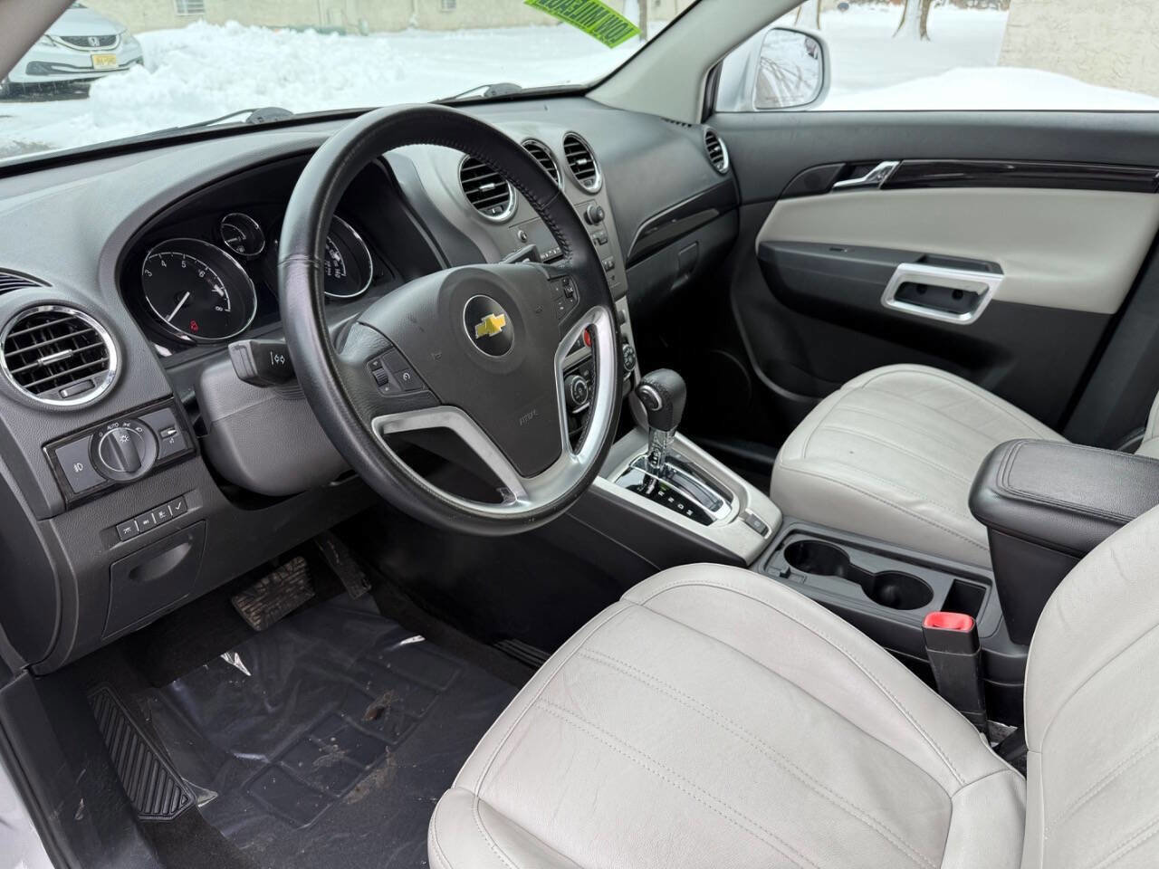Used 2013 Chevrolet Captiva Sport LTZ FWD image 9