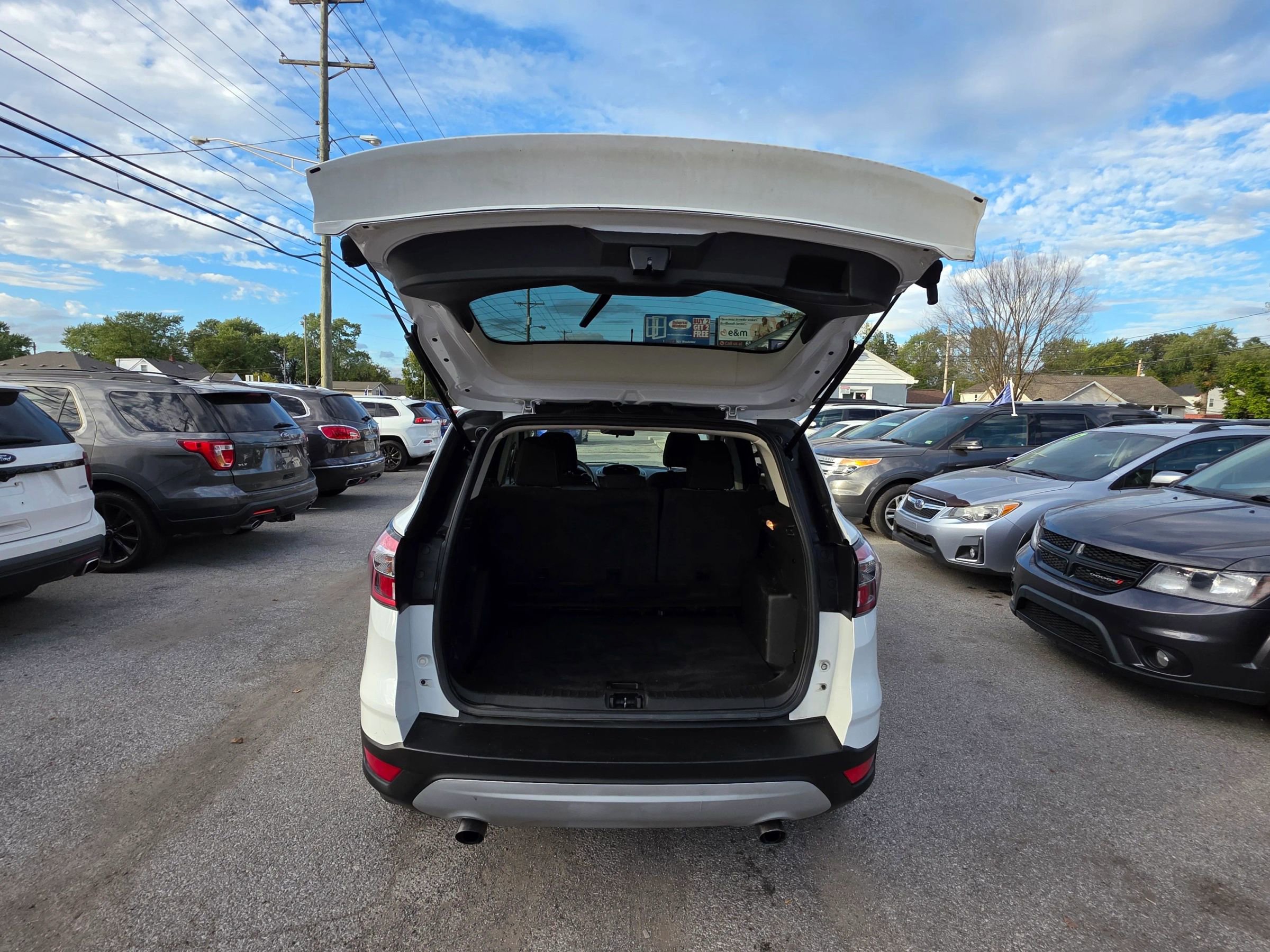 Used 2017 Ford Escape SE image 19