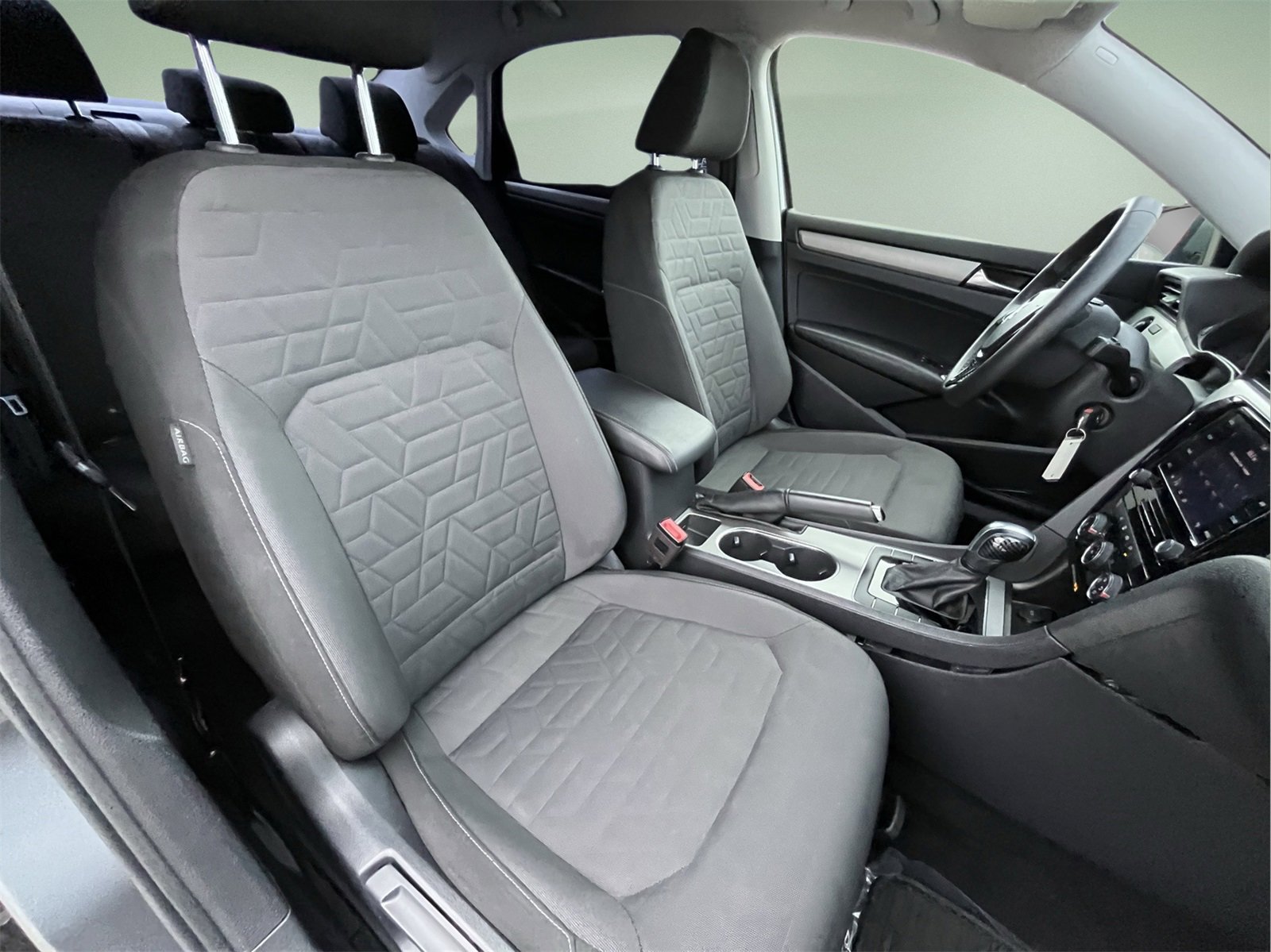 Used 2021 Volkswagen Passat 2.0T S image 31