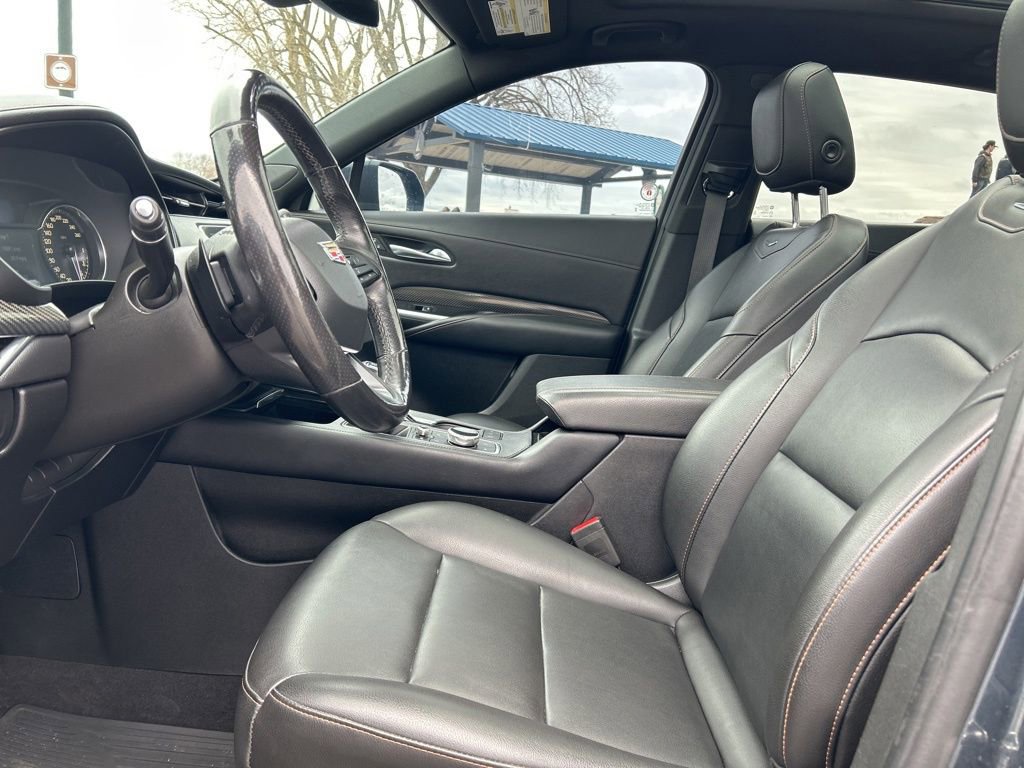 Used 2019 Cadillac XT4 Sport w/ Driver Awareness Package image 9