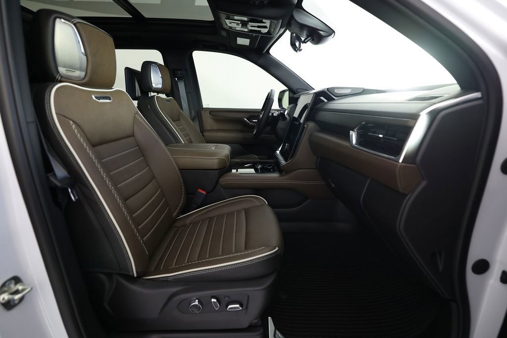 Used 2026 GMC Yukon XL Denali Ultimate image 10