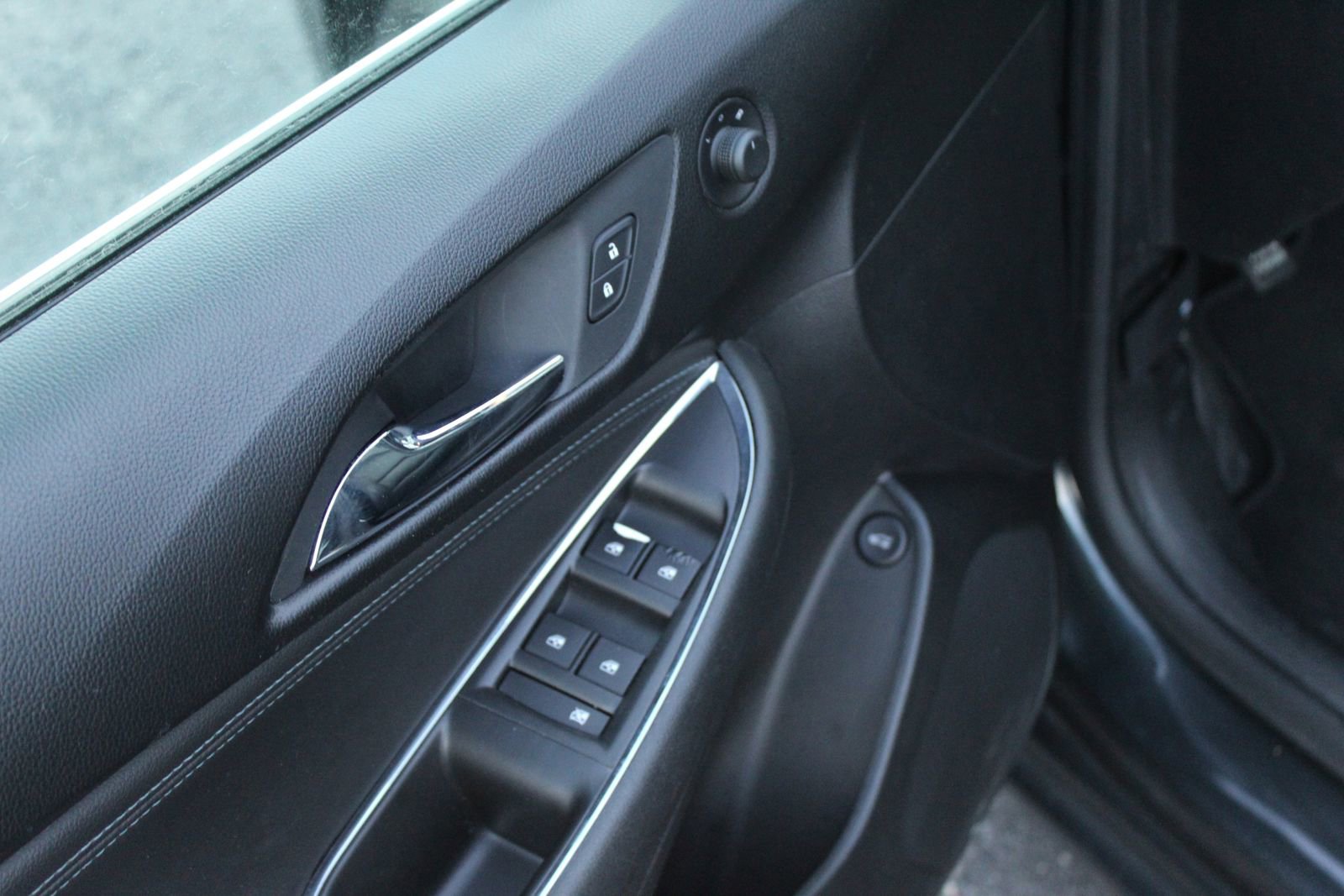 Used 2017 Chevrolet Cruze Premier image 21