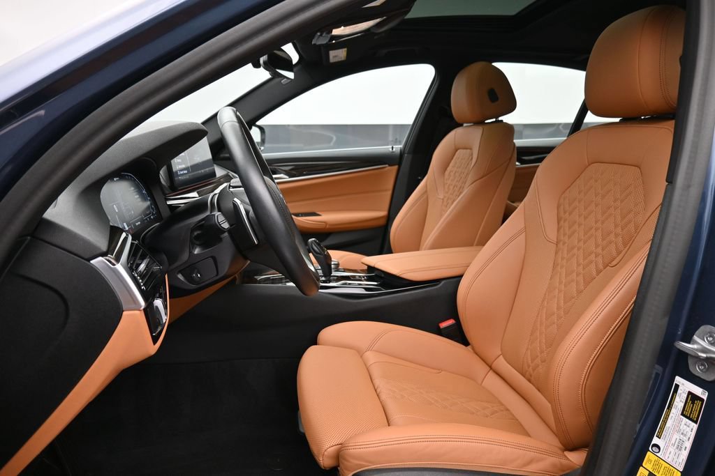 Used 2023 BMW 530e xDrive w/ Premium Package AWD/4WD image 10