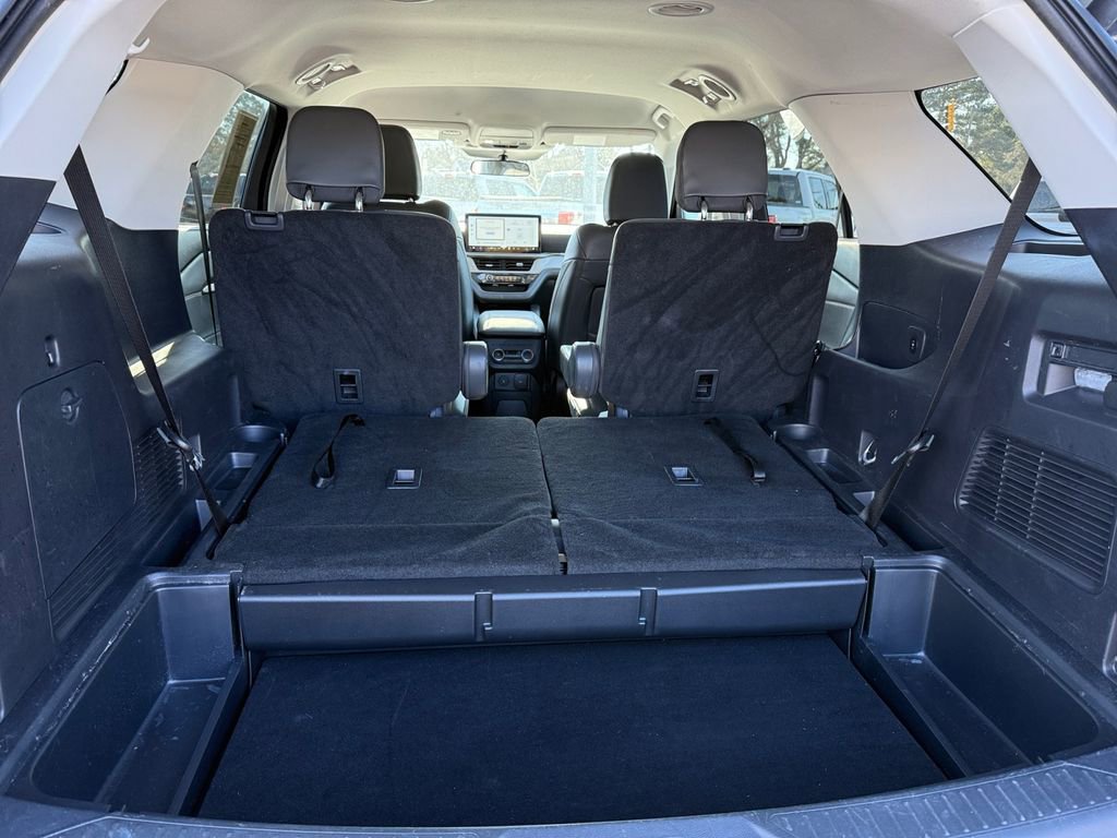 Certified 2025 Ford Explorer Active w/ Active Comfort Package image 16