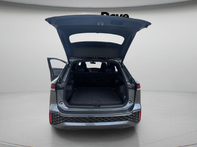 New 2026 Volkswagen Tiguan SE R-Line AWD/4WD image 25