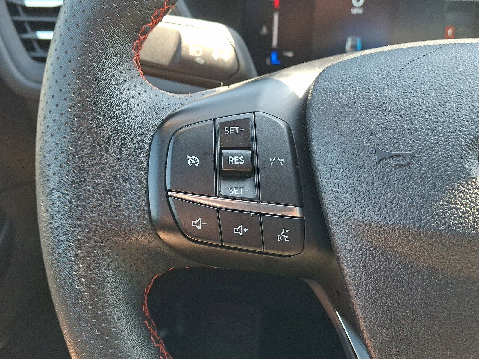Used 2025 Ford Escape ST-Line Select AWD/4WD image 20