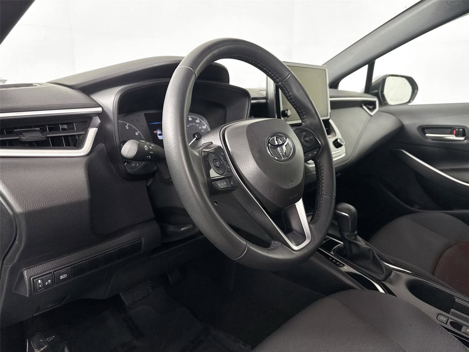 Certified 2025 Toyota Corolla SE image 13