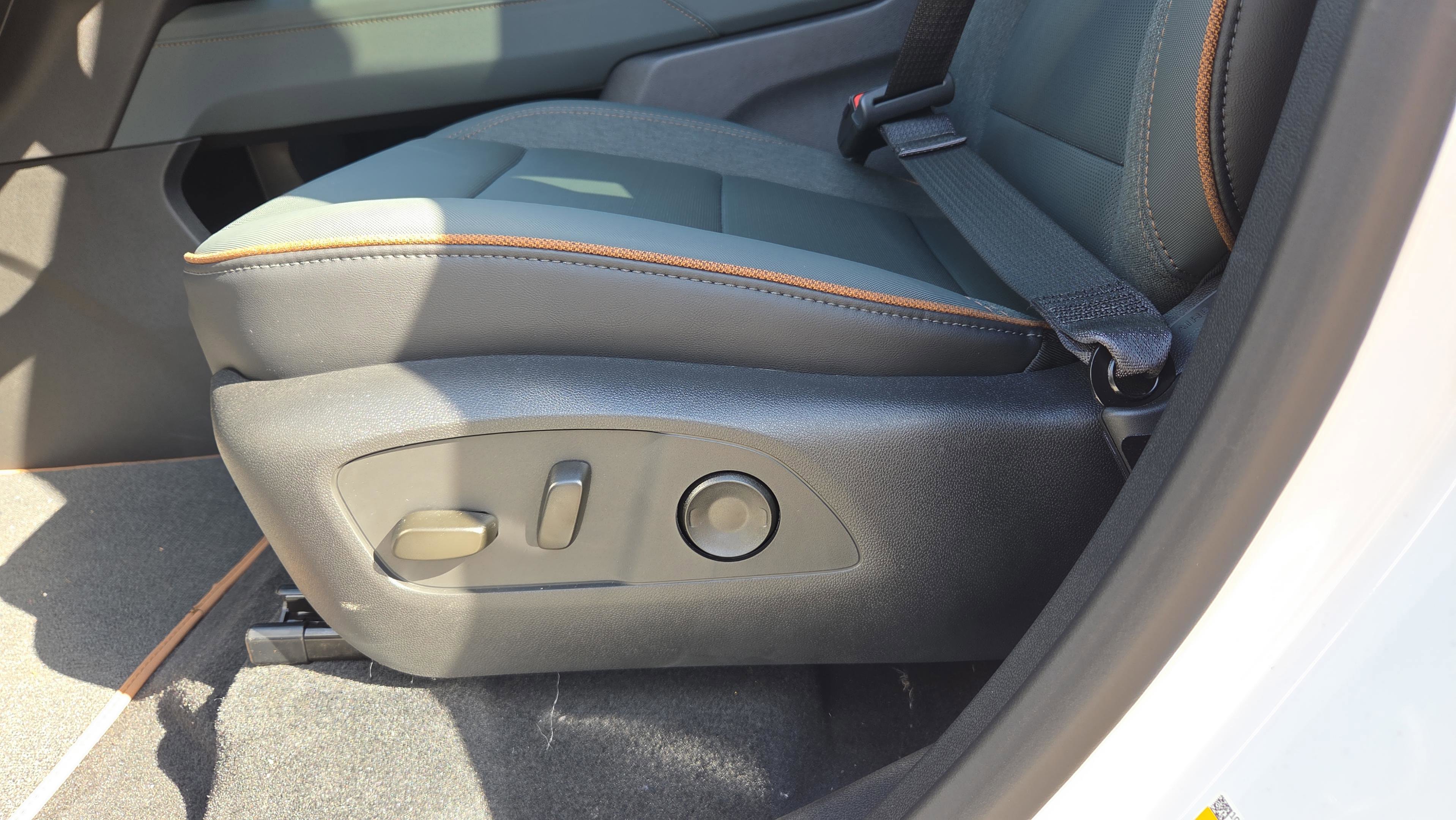 New 2026 GMC Acadia AT4 w/ Super Cruise Package AWD/4WD image 21