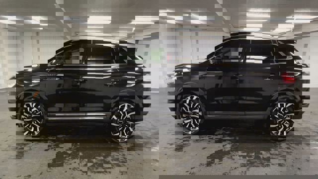 Used 2022 Lincoln Nautilus Black Label w/ Cargo Utility Package image 5