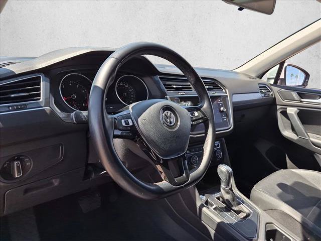 Used 2018 Volkswagen Tiguan SEL FWD image 9