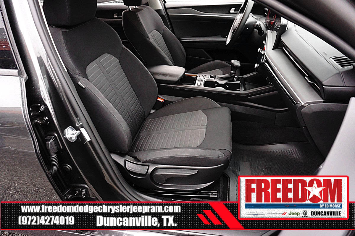 Used 2025 Kia K5 LXS FWD image 16