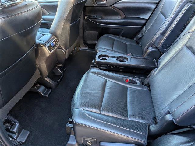 Used 2019 Toyota Highlander Limited image 17