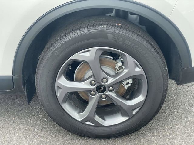 Certified 2025 Ford Escape ST-Line AWD/4WD image 9