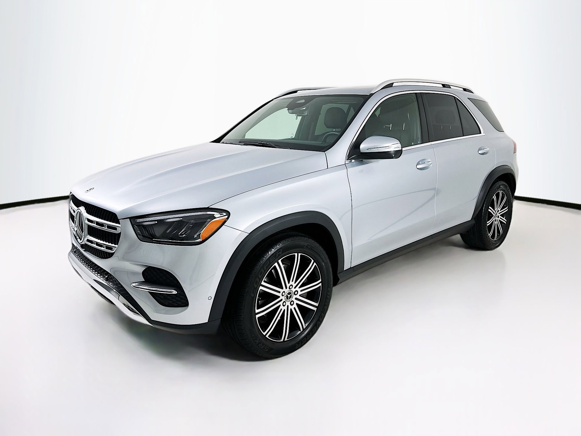 Used 2025 Mercedes-Benz GLE 350 4MATIC image 3