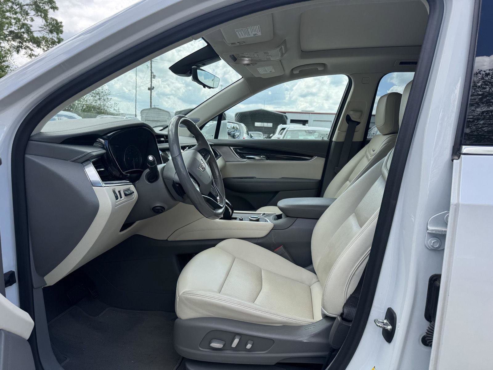 Used 2020 Cadillac XT6 Premium Luxury image 5