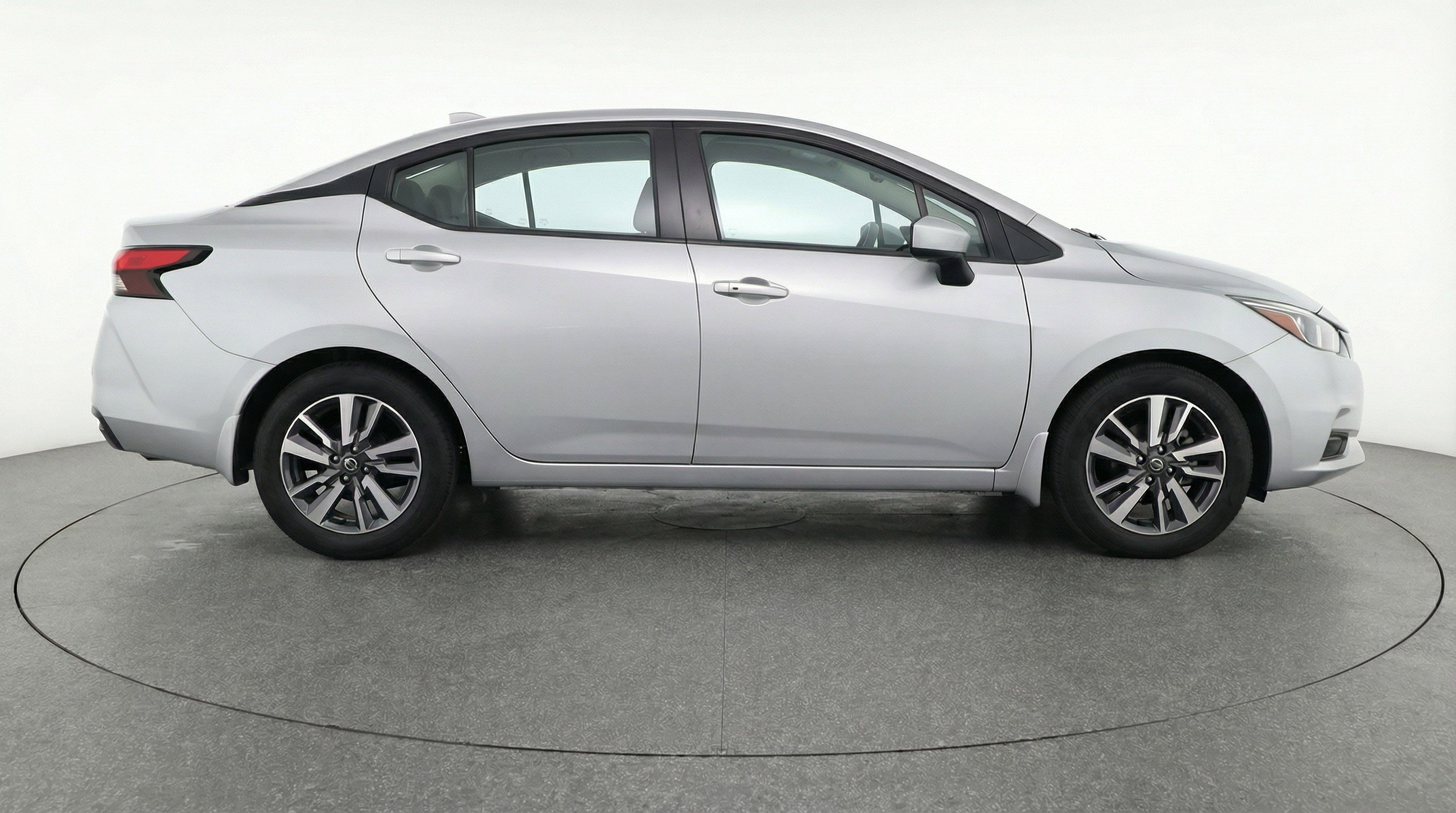 Used 2025 Nissan Versa SV FWD image 11