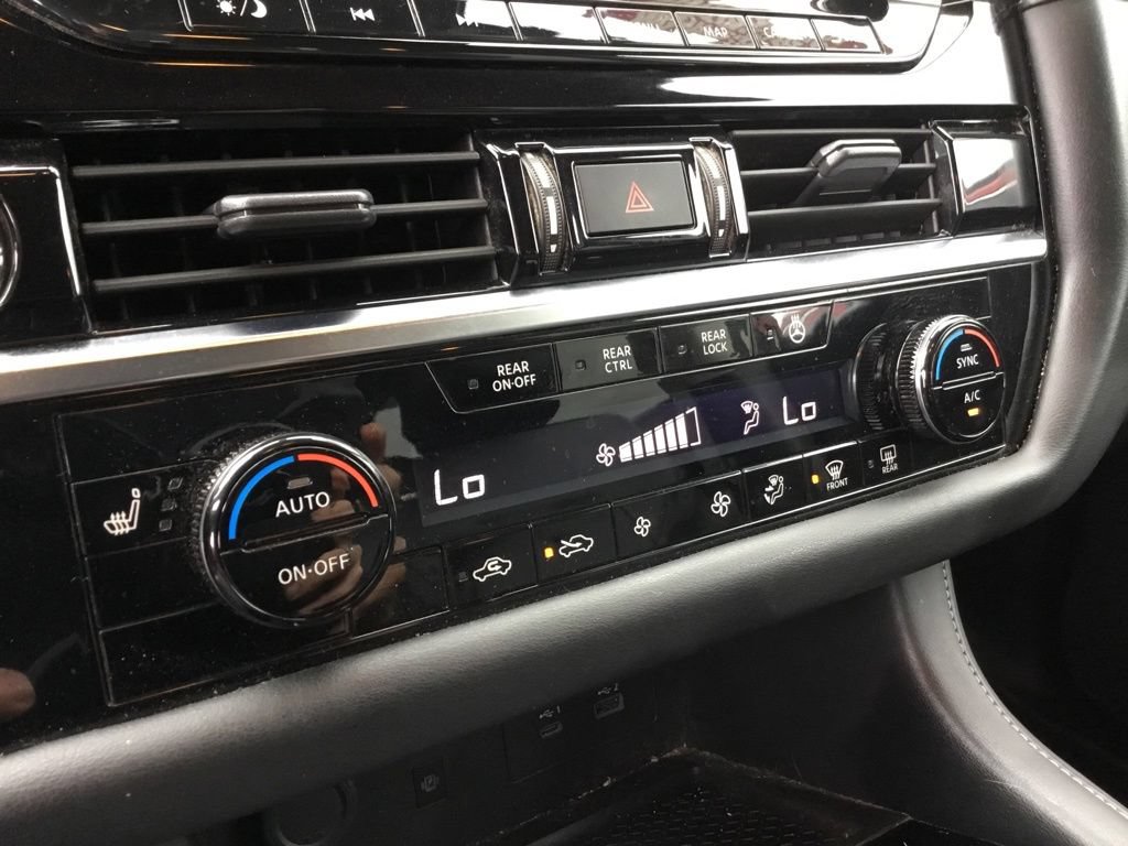 Used 2023 Nissan Pathfinder SL AWD/4WD image 20