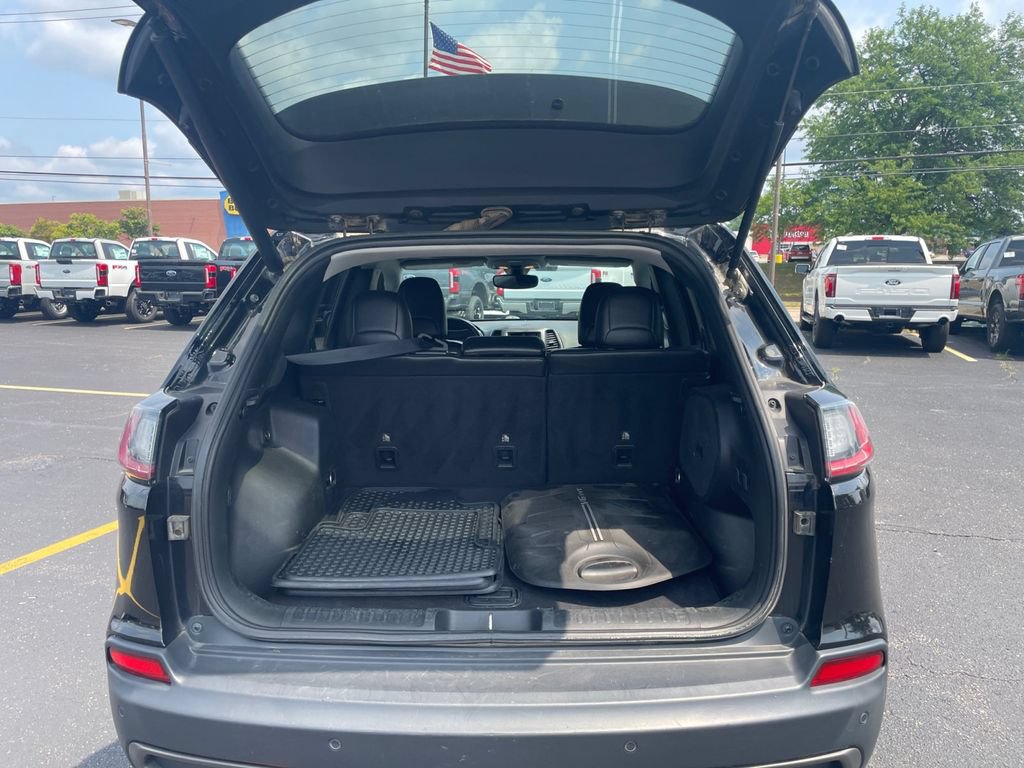 Used 2019 Jeep Cherokee Trailhawk AWD/4WD image 15