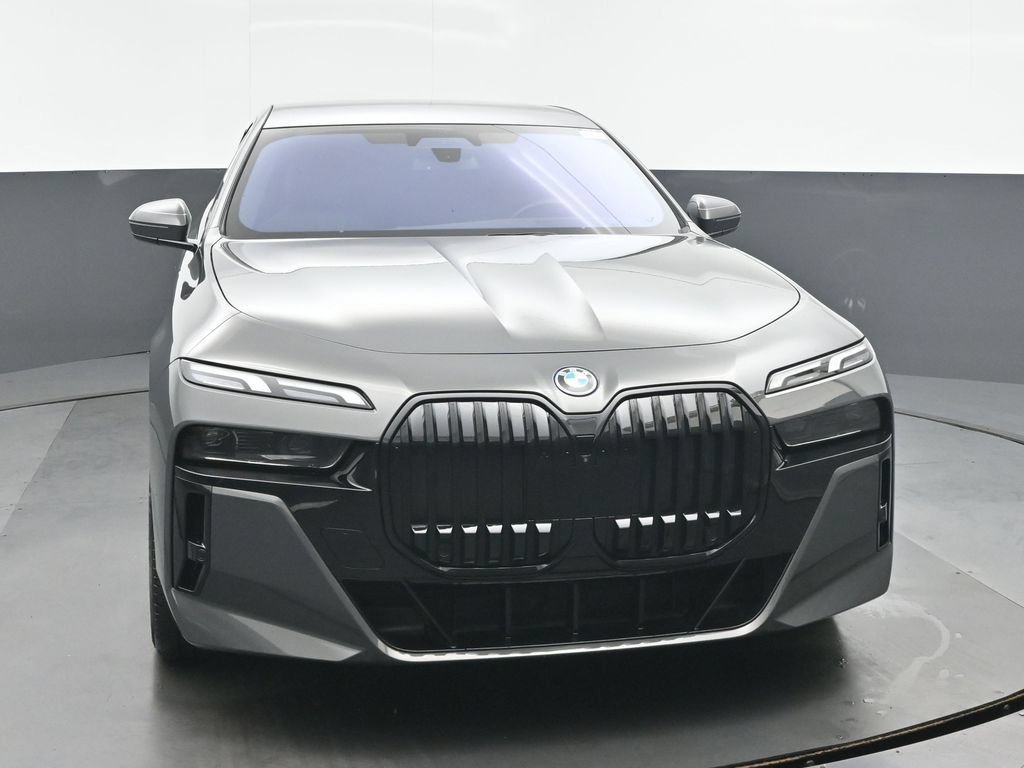 Used 2023 BMW i7 xDrive60 AWD/4WD image 8