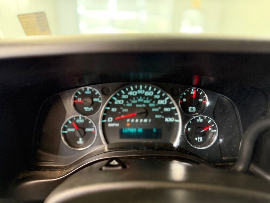 Used 2015 Chevrolet Express 2500 RWD image 9