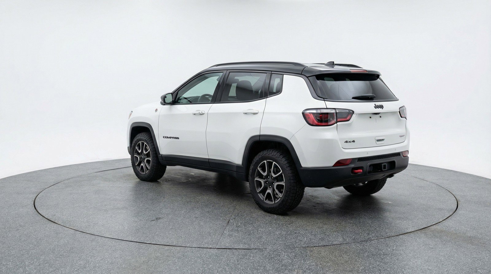 Used 2025 Jeep Compass Trailhawk image 6