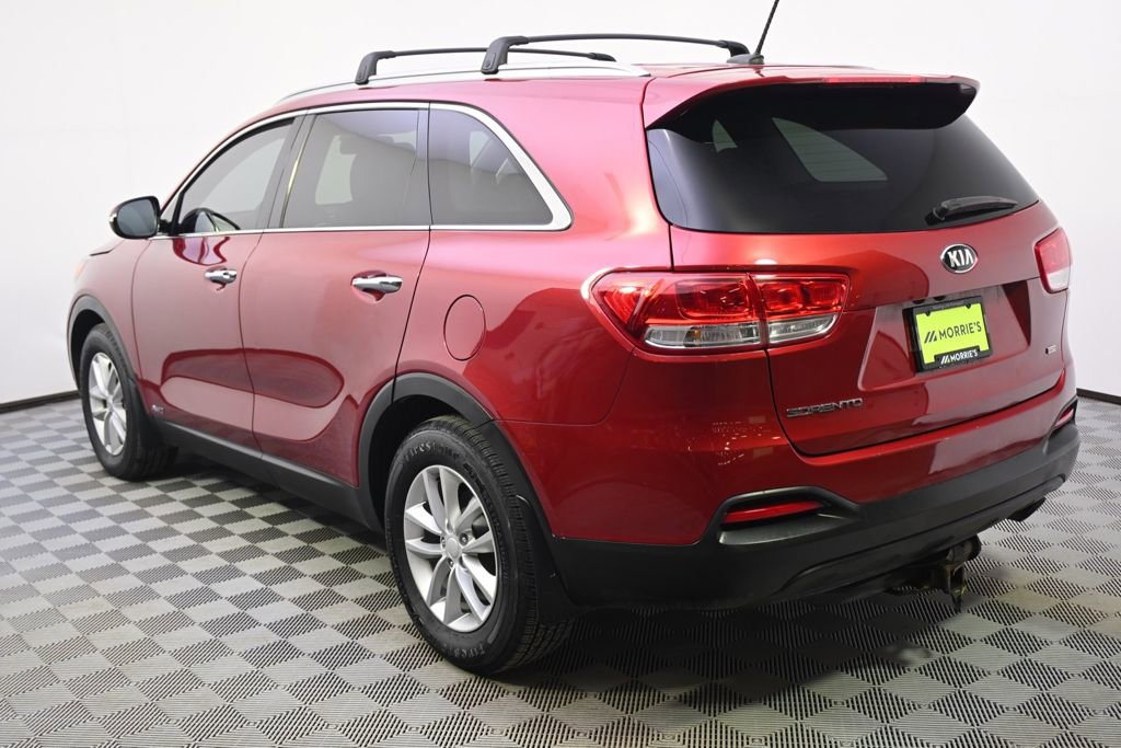 Used 2017 Kia Sorento LX image 3