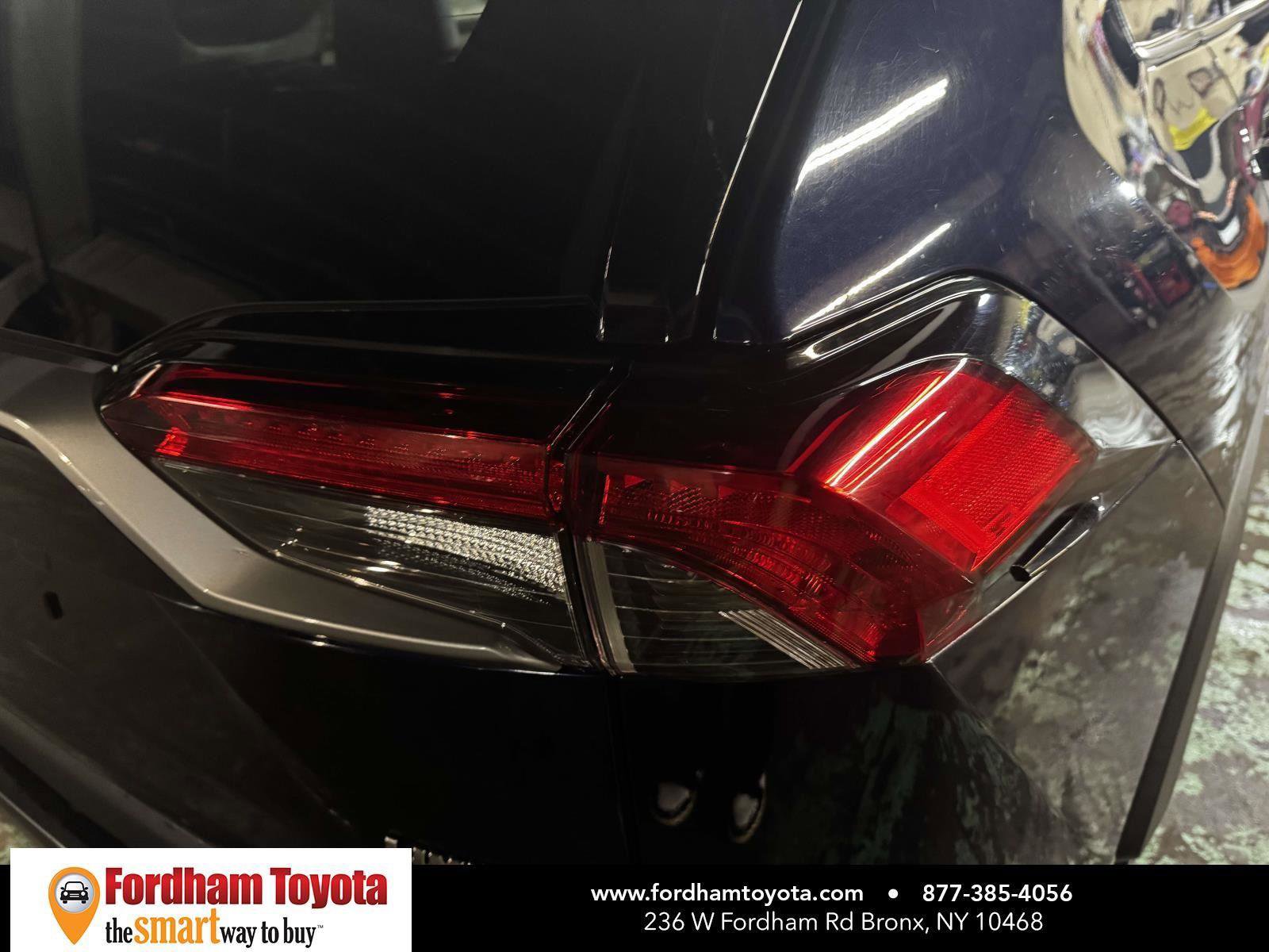 Used 2020 Toyota RAV4 Limited image 10