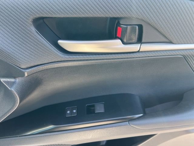 Used 2025 Toyota Camry SE image 31