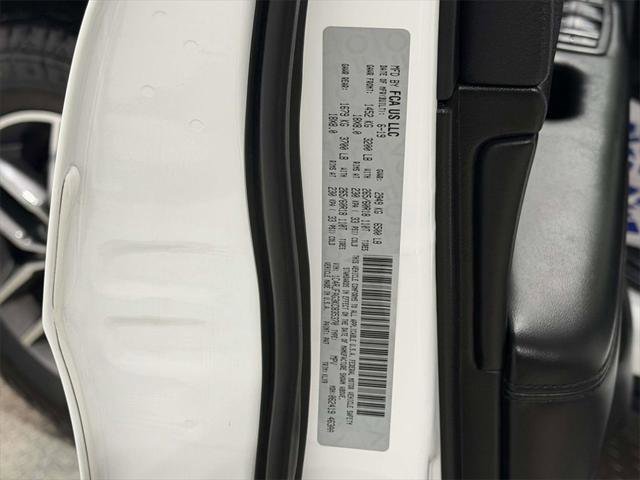 Certified 2019 Jeep Grand Cherokee Laredo w/ Laredo X Package image 27