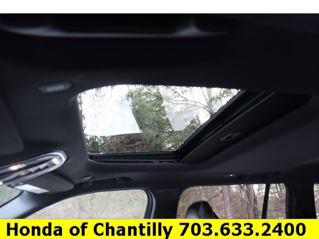 Used 2024 Jeep Grand Cherokee Altitude image 21