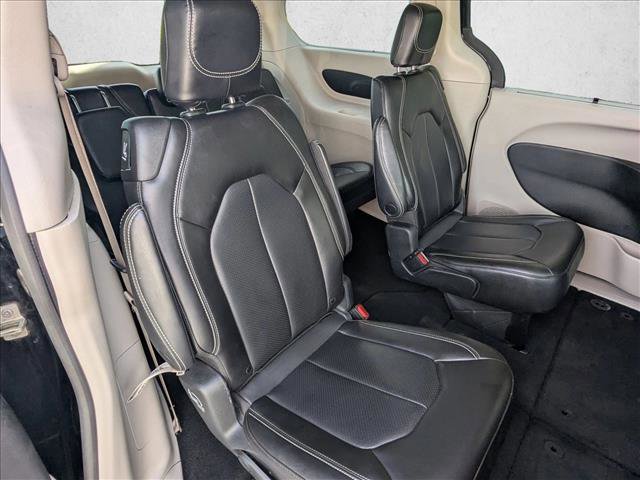 Used 2023 Chrysler Pacifica Touring-L image 20