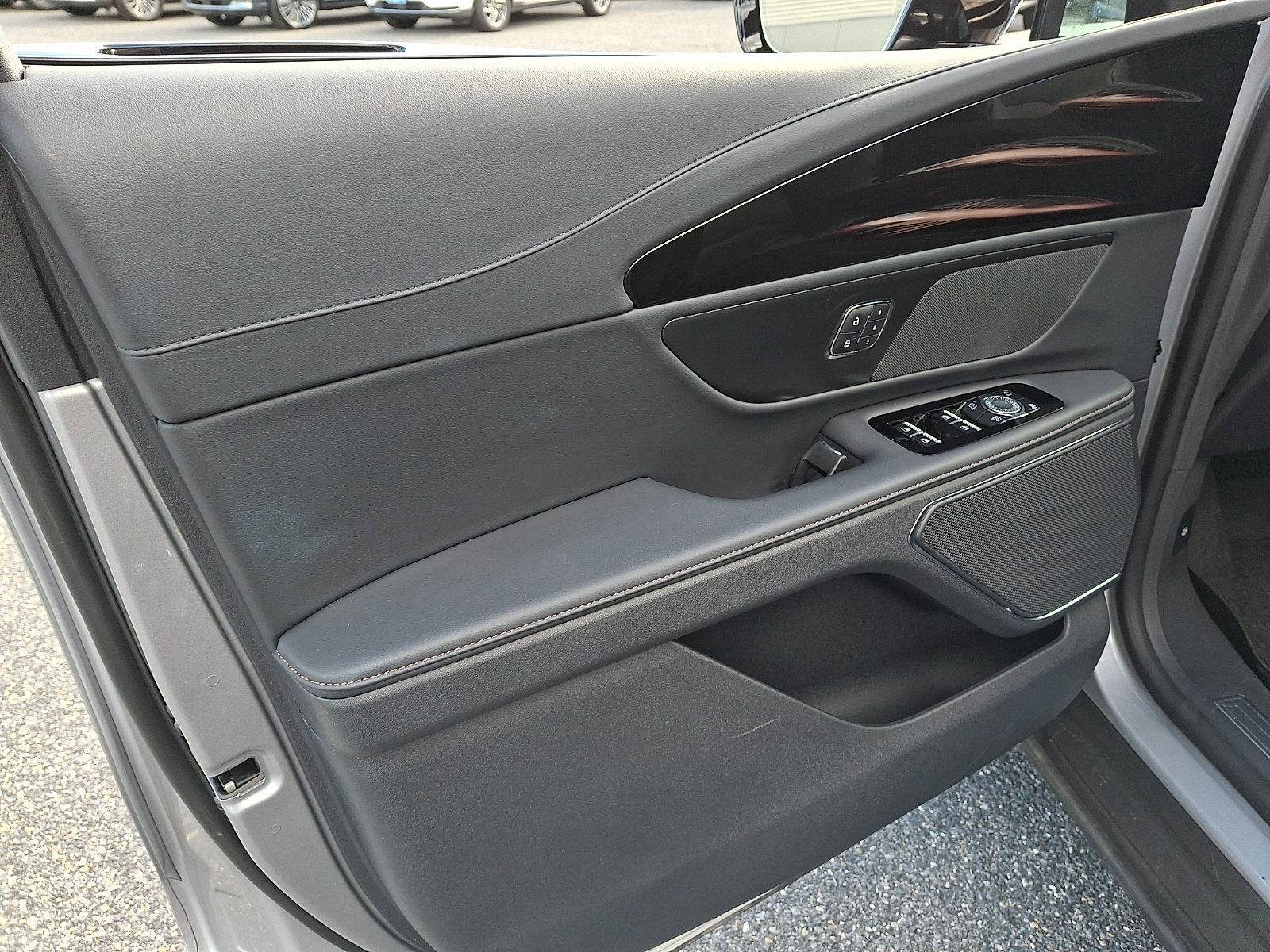 Used 2026 Lincoln Nautilus Premier AWD/4WD image 13
