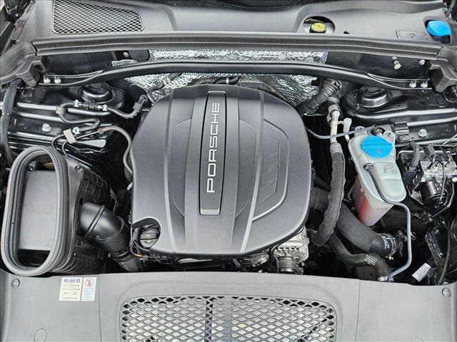 Used 2018 Porsche Macan Sport Edition image 23