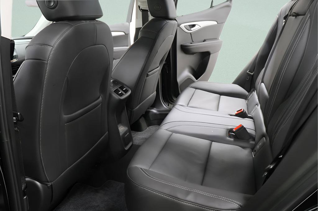 Used 2024 Buick Envision Avenir image 29