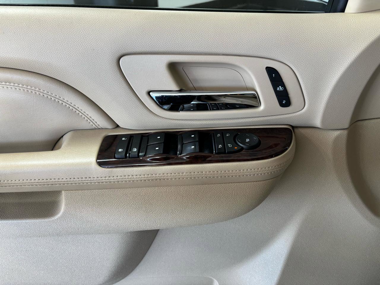 Used 2014 Cadillac Escalade Premium AWD/4WD image 26