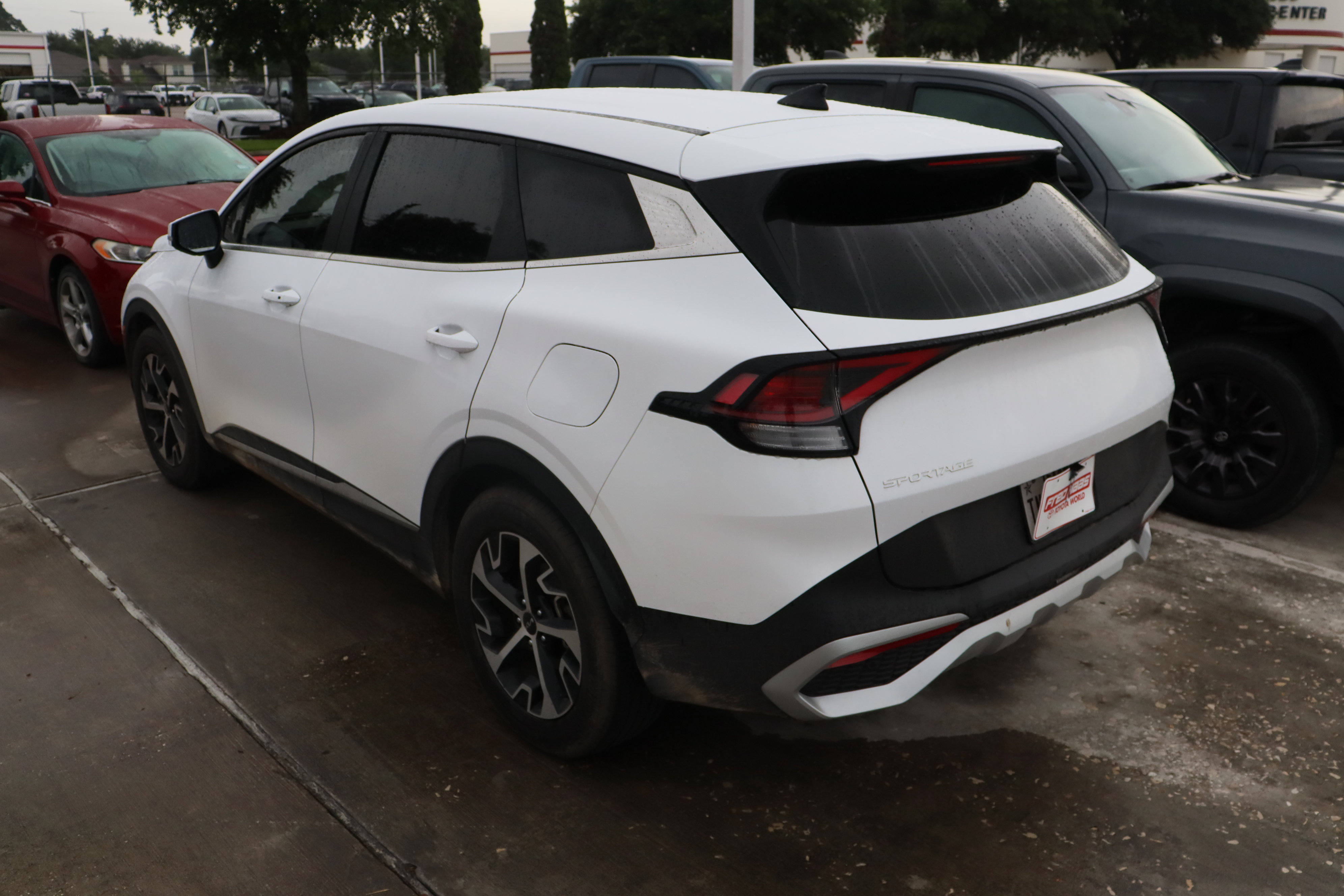 Used 2023 Kia Sportage EX FWD image 5