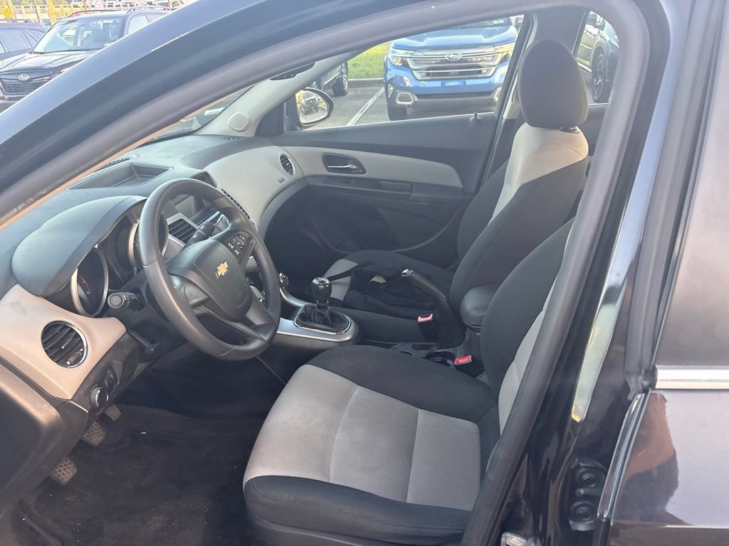 Used 2012 Chevrolet Cruze LS w/ Connectivity Package FWD image 13