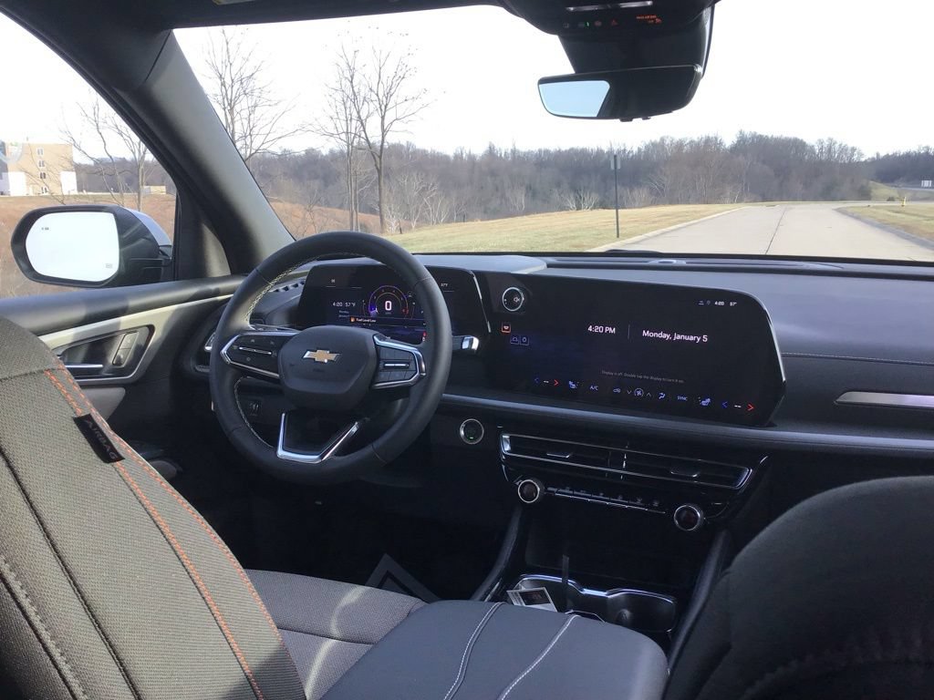 New 2026 Chevrolet Traverse LT w/ Driver Confidence Package FWD image 24