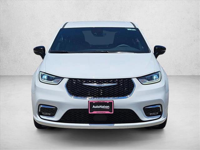 Used 2025 Chrysler Pacifica Select FWD video 2