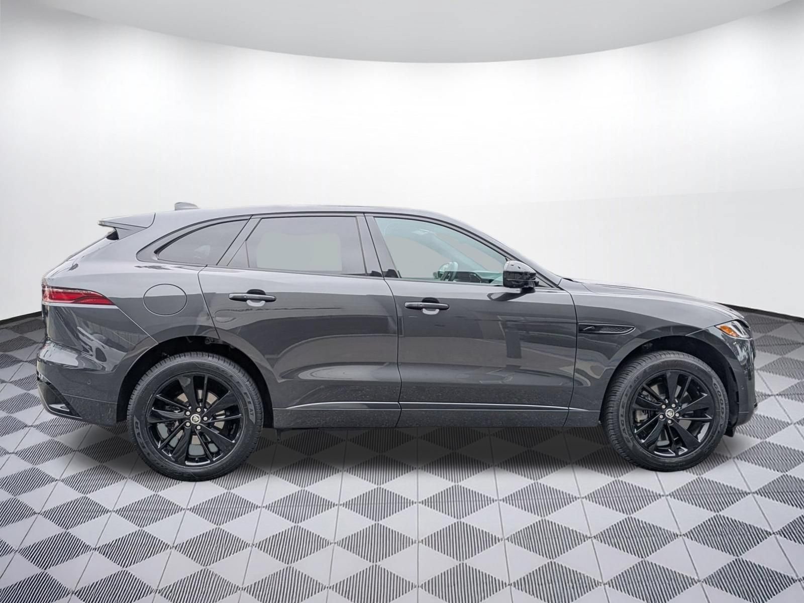 Used 2026 Jaguar F-PACE R-Dynamic S AWD/4WD image 6
