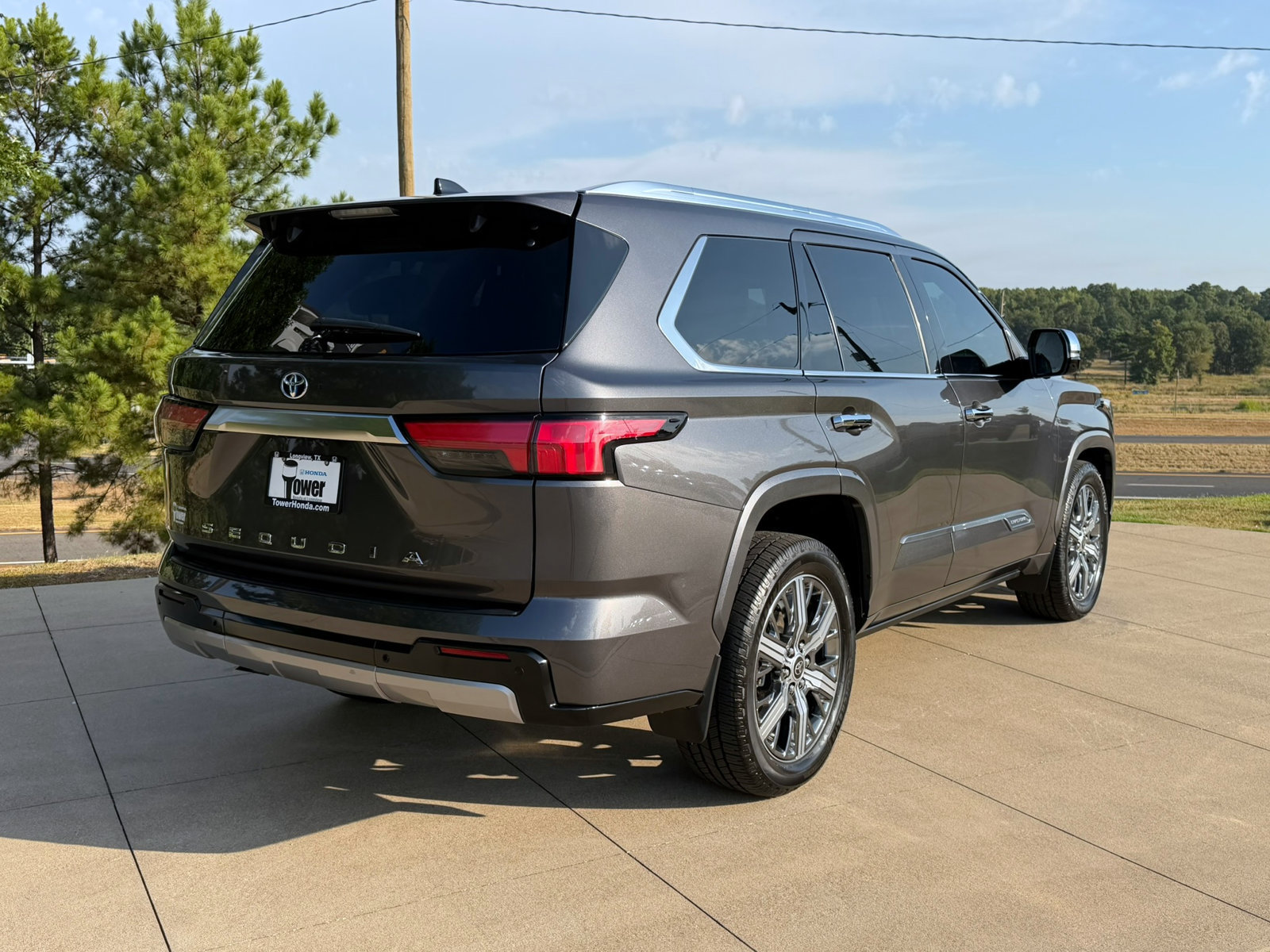 Used 2023 Toyota Sequoia Capstone AWD/4WD image 6