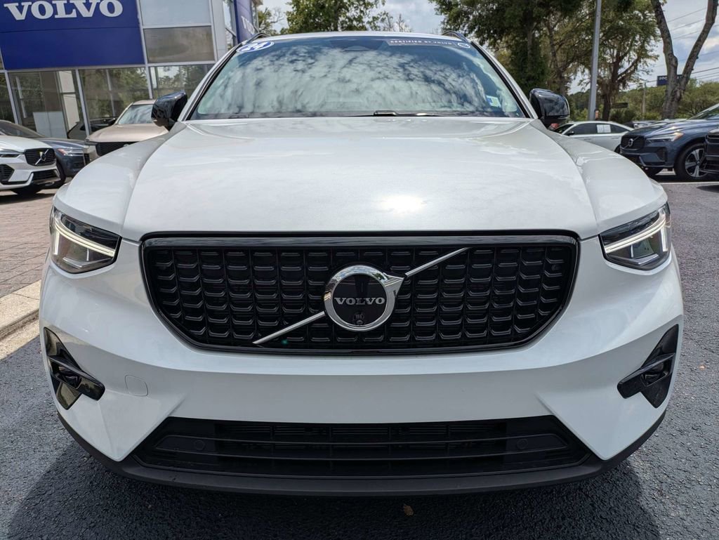 Certified 2024 Volvo XC40 B5 Plus w/ Protection Package Premier AWD/4WD image 9