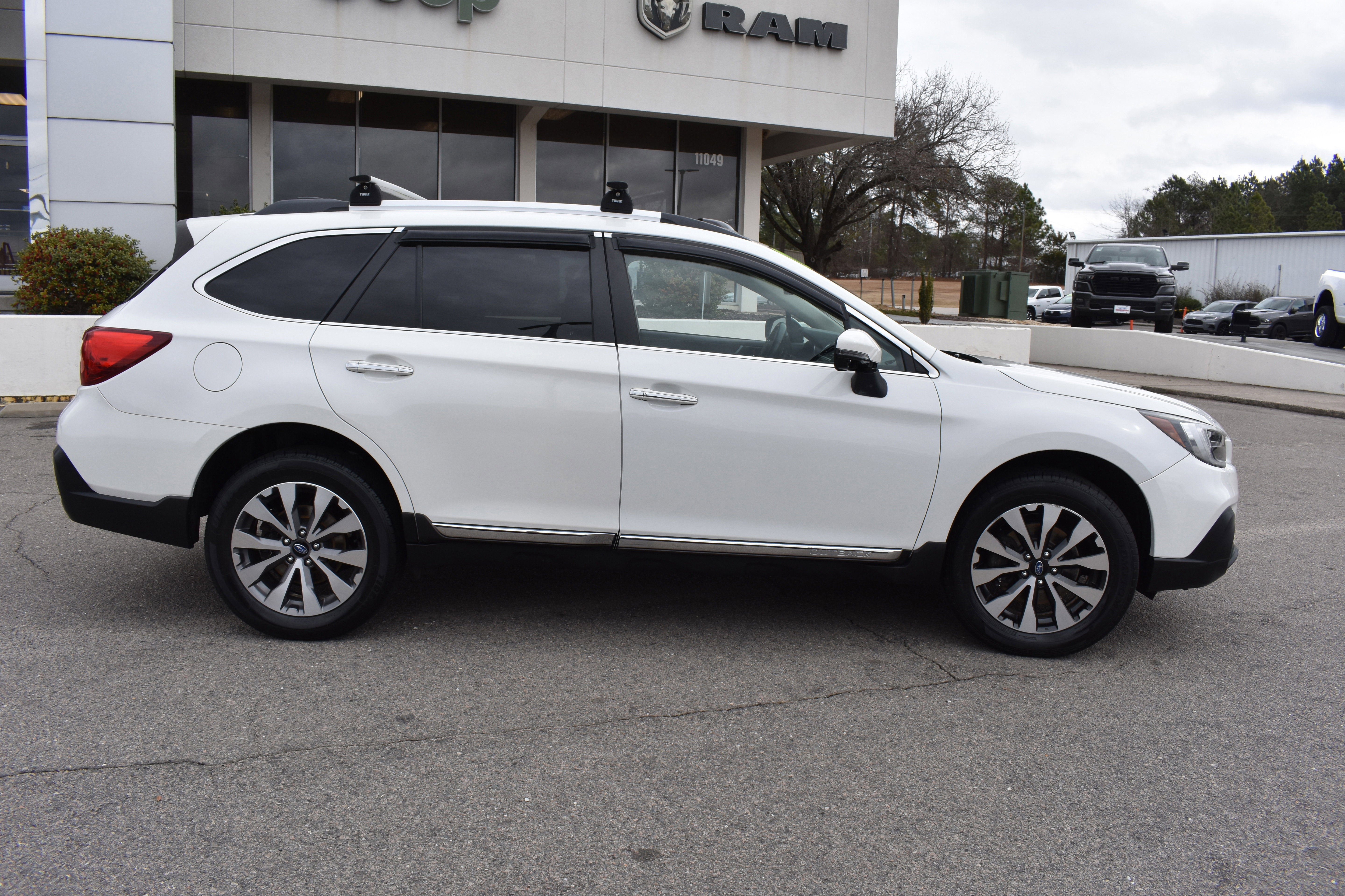 Used 2018 Subaru Outback 2.5i Touring w/ Popular Package #3 image 10