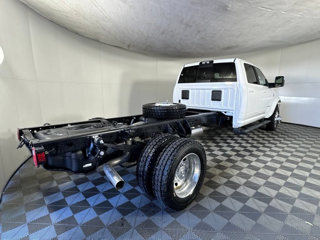 New 2027 RAM 5500 4x4 Crew Cab w/ Laramie Trim Package image 7